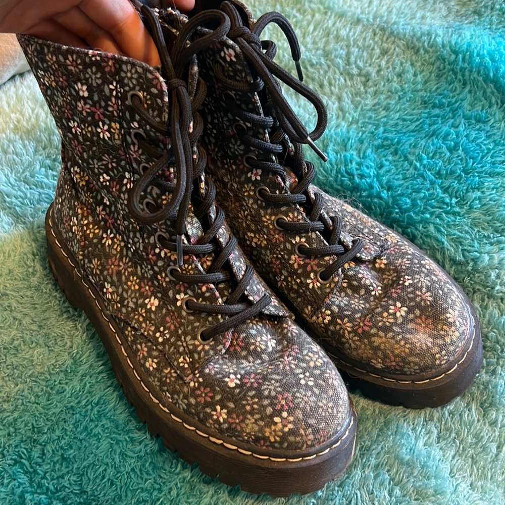 Sincerely Jules Boots Women’s 6.5